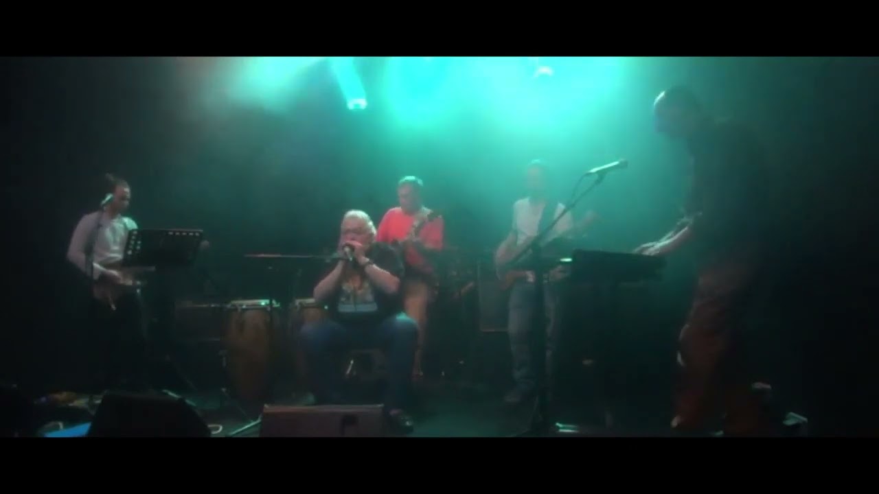Blues Robert à l'harmonica au Grillen de Colmar